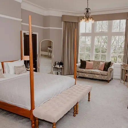 Hotel Woodlands 4*