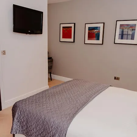 Hotel Woodlands