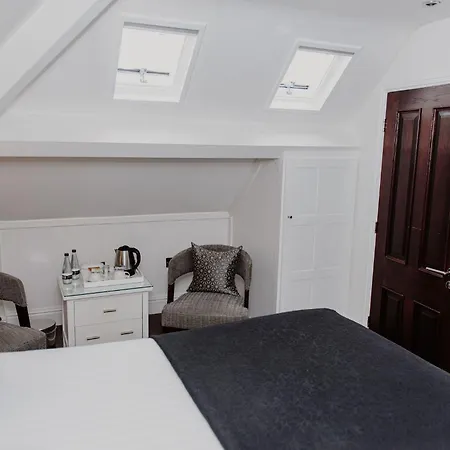 Woodlands Hotel 4*