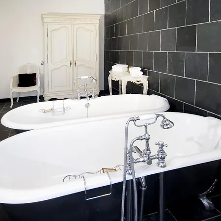 Отель Woodlands